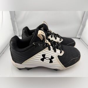 Under Armour Kids Cleats Size 2Y